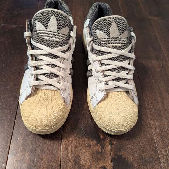 Adidas Superstar Shell Toe Shoes - Picture 3 of 6